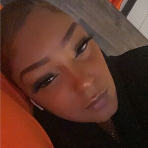 Meet your Posher, Claudia